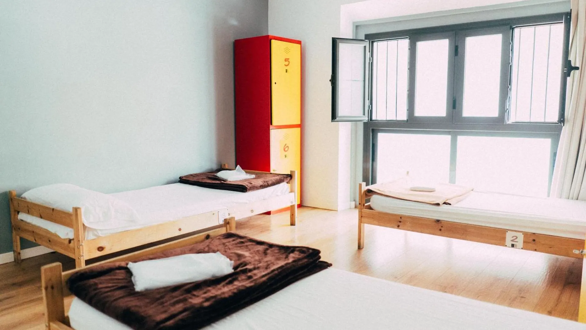 Black Swan Hostel Barcelona