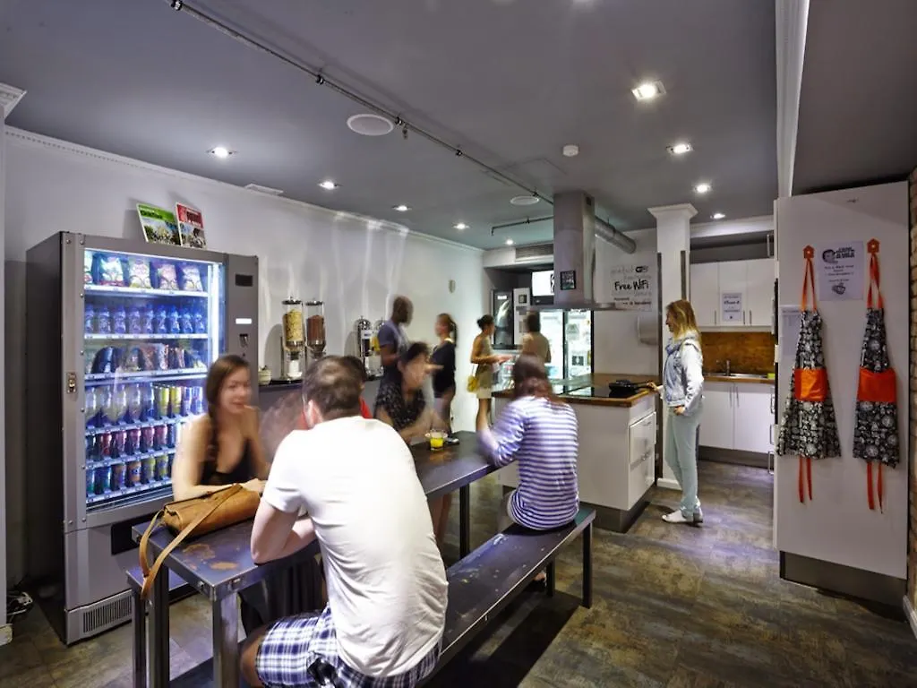 Black Swan Hostel Barcelona